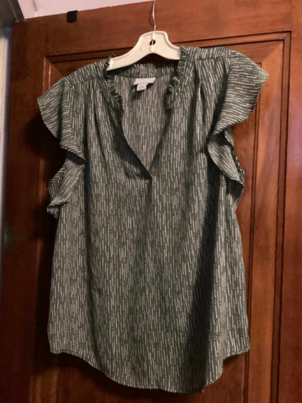 Liz Claiborne Women's Green Ruffle Sleeve V-Neck Top